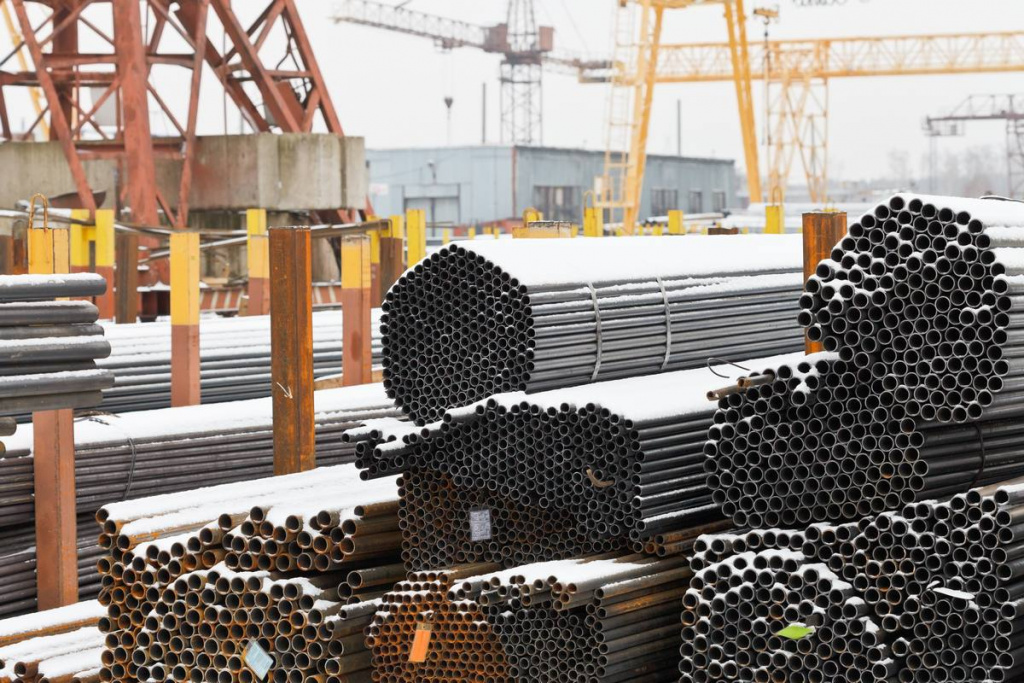 storage-steel-pipes-outdoor-warehouse.jpg